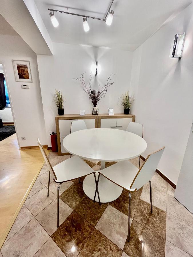 Traum Apartment Mit Pool+Balkon Wien Eksteriør bilde