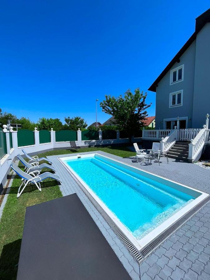 Traum Apartment Mit Pool+Balkon Wien Eksteriør bilde