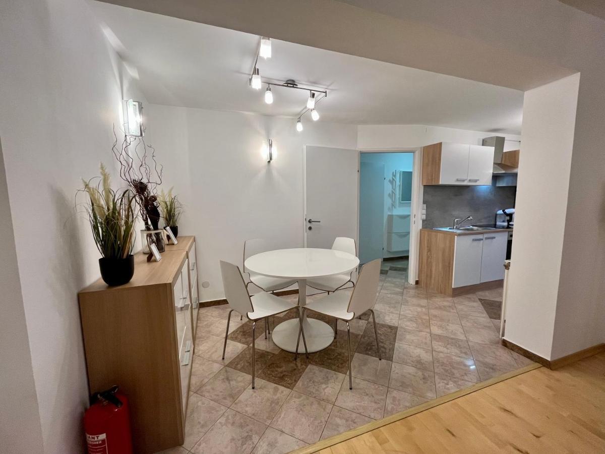 Traum Apartment Mit Pool+Balkon Wien Eksteriør bilde
