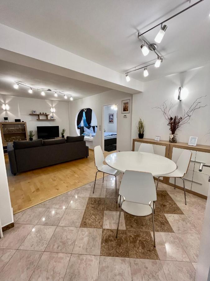 Traum Apartment Mit Pool+Balkon Wien Eksteriør bilde
