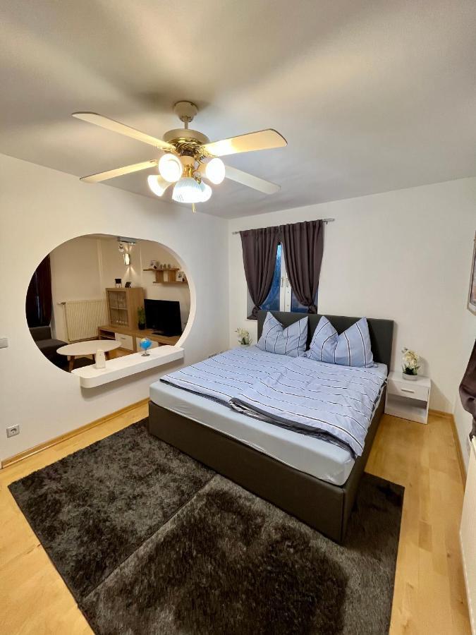 Traum Apartment Mit Pool+Balkon Wien Eksteriør bilde
