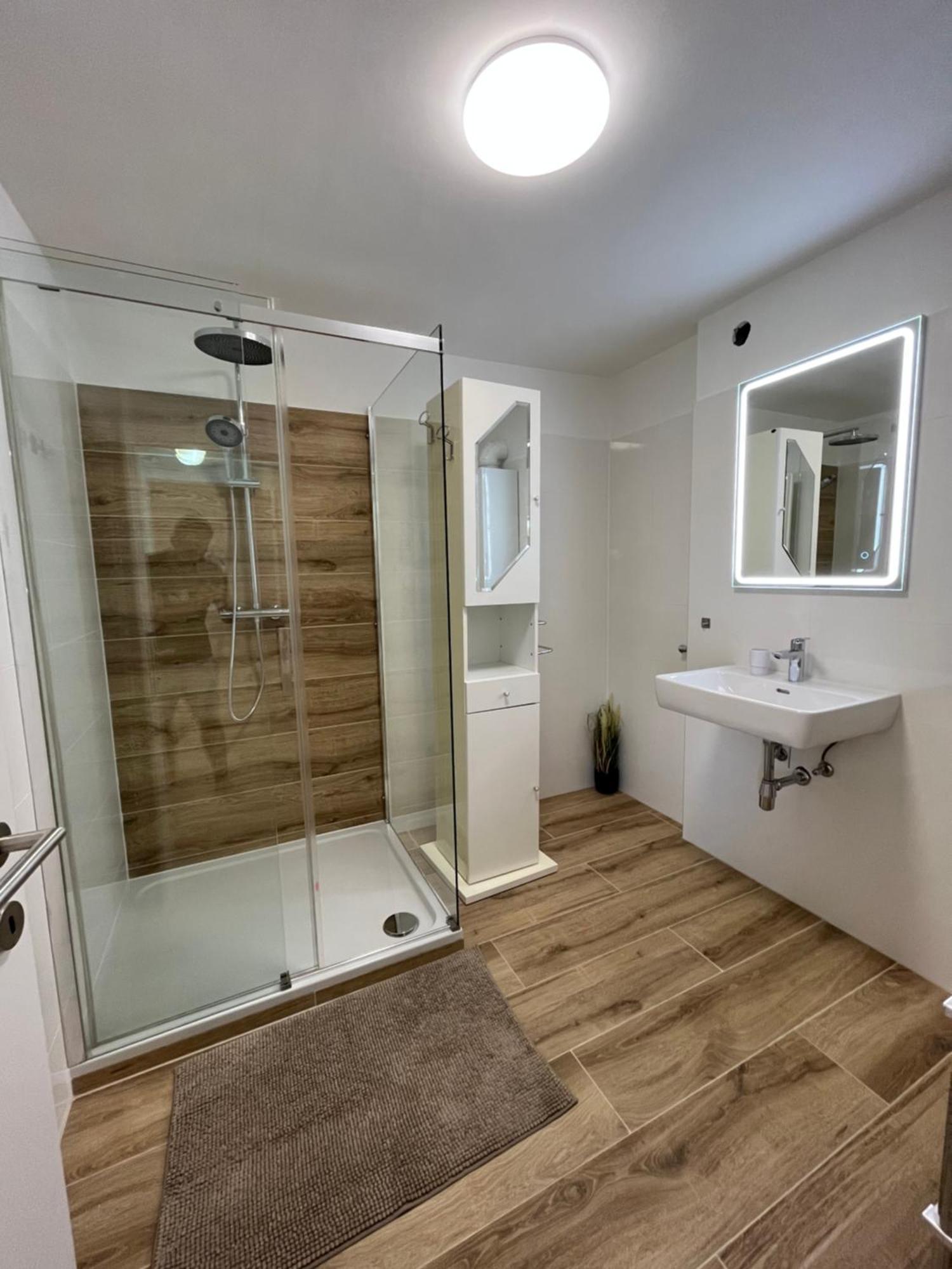 Traum Apartment Mit Pool+Balkon Wien Eksteriør bilde